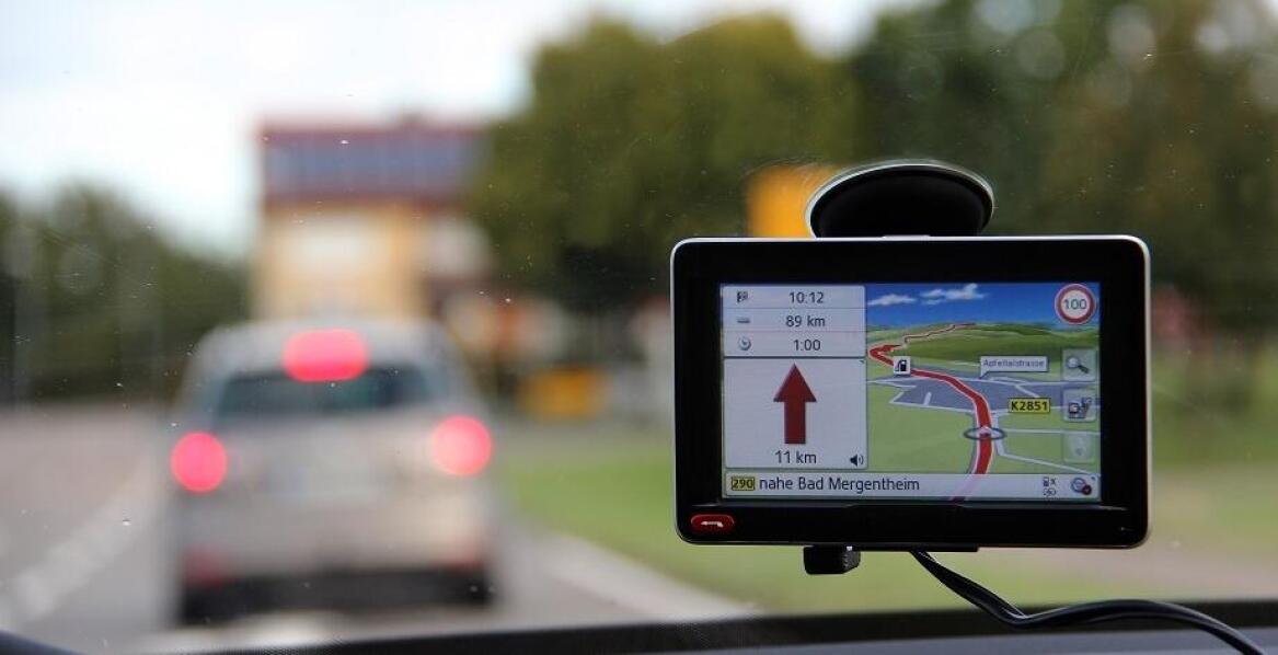 Serwisowanie systemów GPS: Kluczowa rola w bezpiecznej żegludze