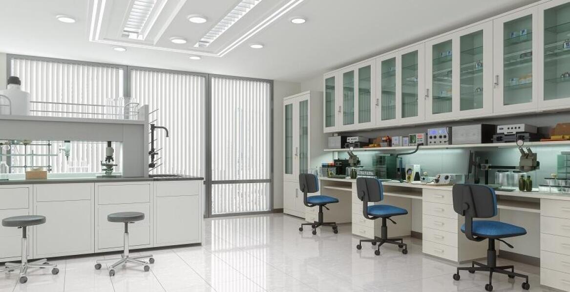 Jakie są różnice między mobilnymi a stacjonarnymi szafkami laboratoryjnymi?