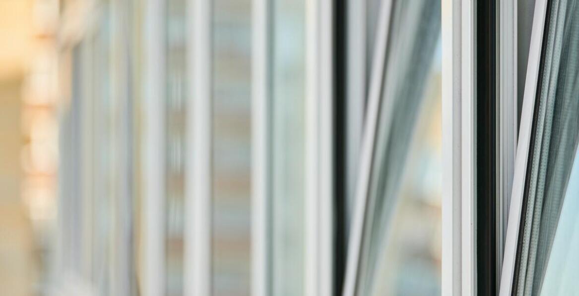 Wpływ wycieraczek systemowych zewnętrznych na komfort użytkowników w obiektach publicznych