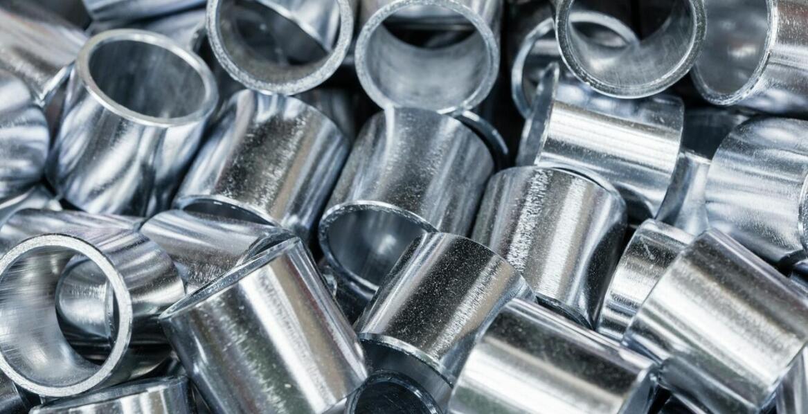 Porównanie różnych rozmiarów kółek metalowych kaletniczych w ofercie hurtowni