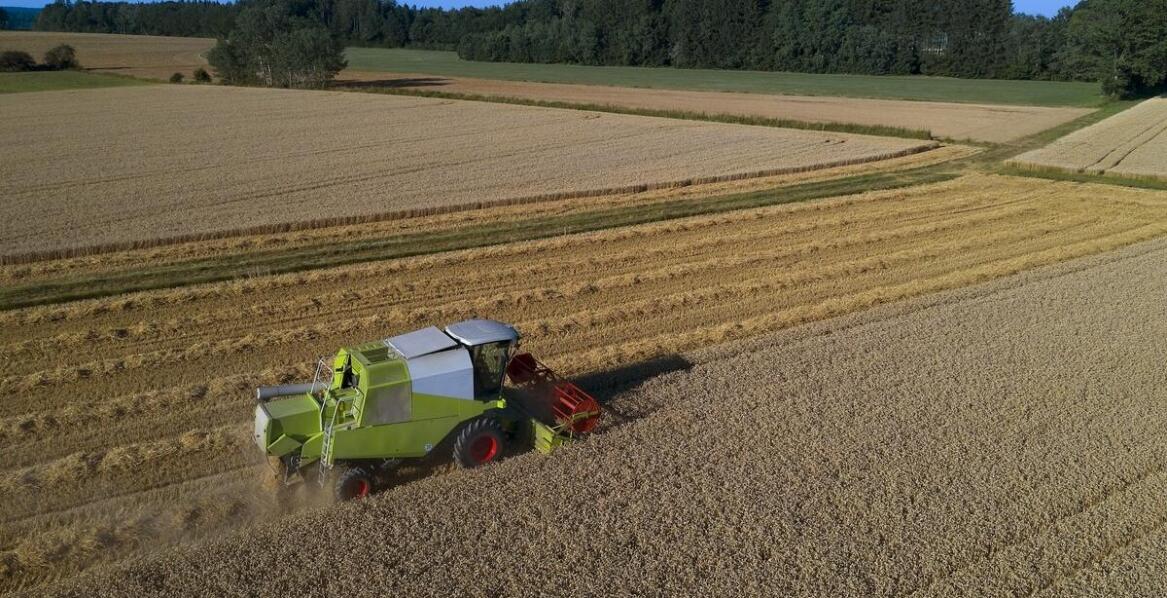 Rola ciągników Claas Traktor w modernizacji polskiego rolnictwa