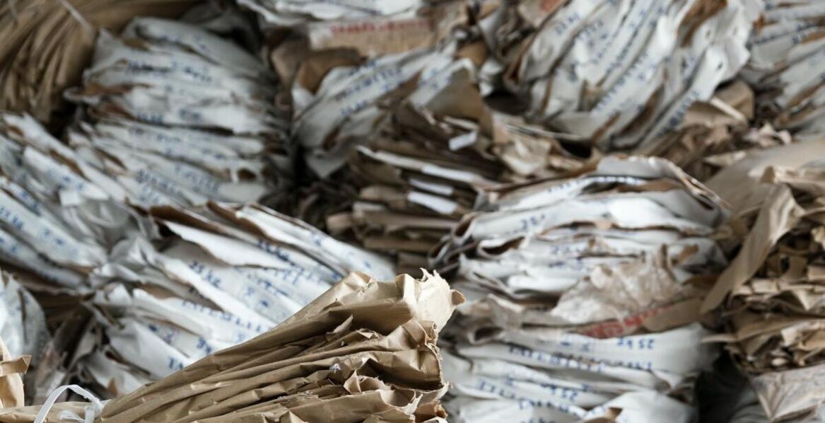 Znaczenie segregacji odpadów papierowych przed oddaniem do skupu