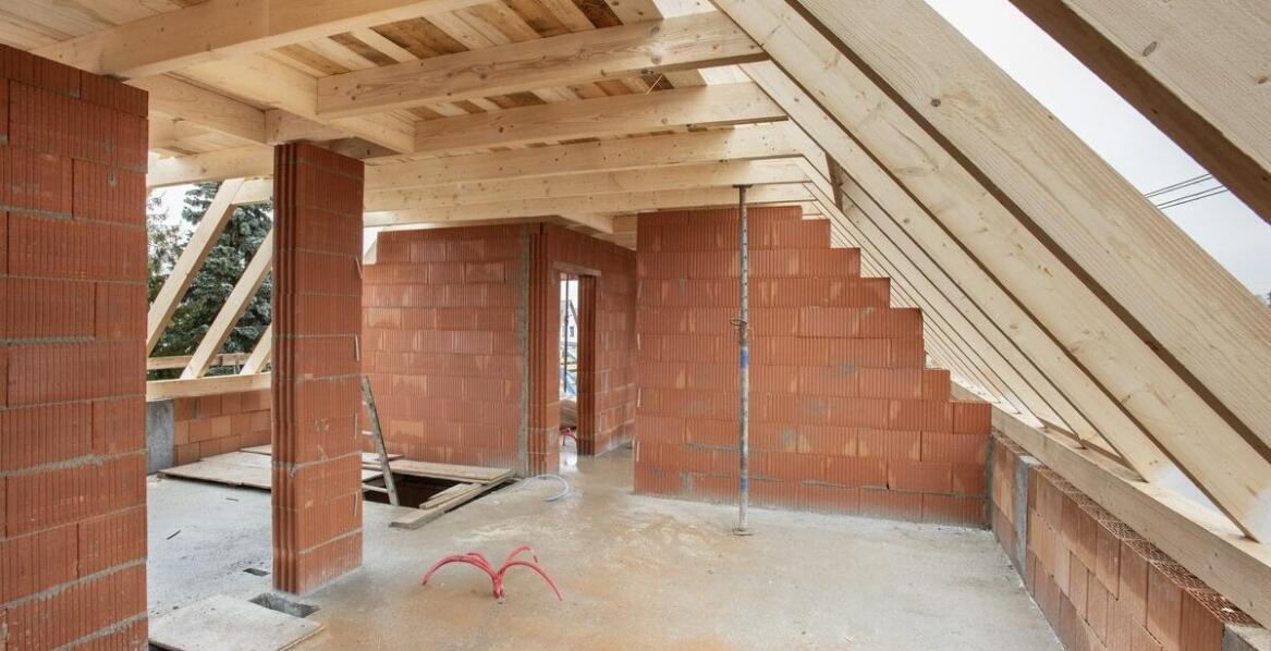 Jak dbać o schody strychowe, aby służyły przez lata?