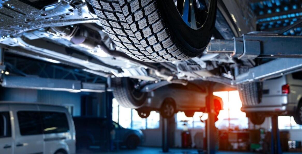 Jak przygotować samochód do sezonu zimowego z pomocą autoryzowanego serwisu Mercedesa?