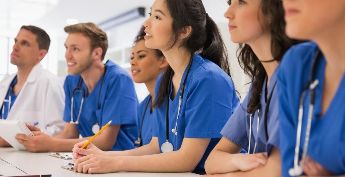 Wpływ szkoleń medycznych na bezpieczeństwo pacjentów