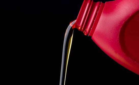 Jakie oleje najlepiej sprawdzają się w trudnych warunkach pracy?