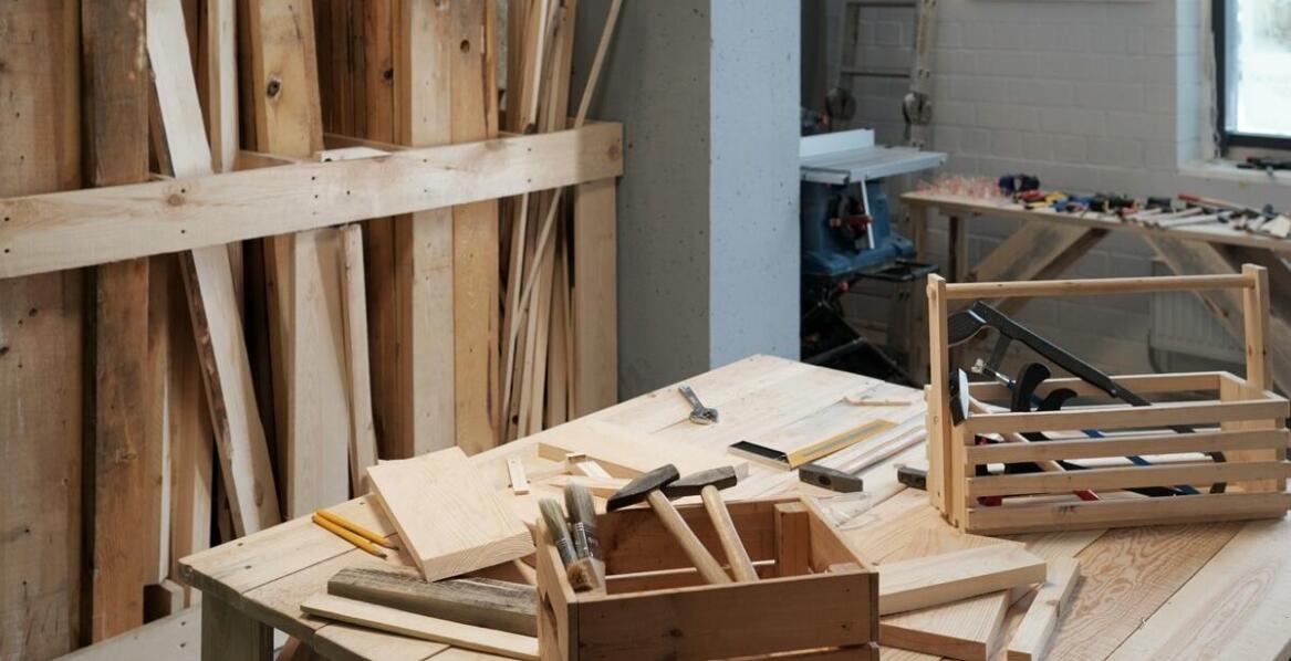 Tradycyjne techniki wytwarzania szczotek do brody – co warto wiedzieć?