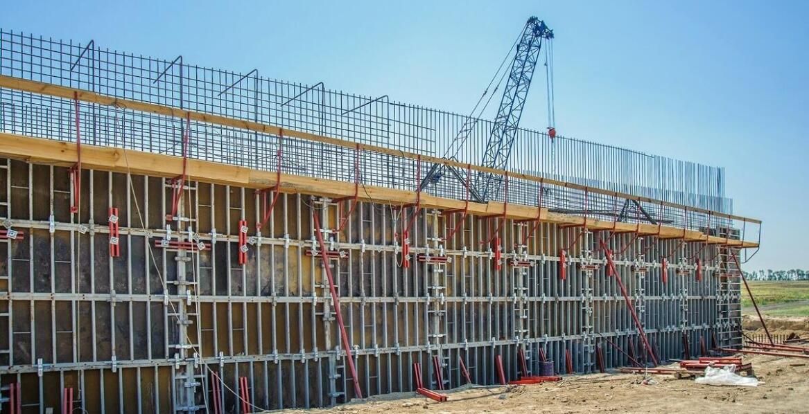 Dlaczego szalunkowa rura 300 jest kluczowym elementem w budowie mostów?