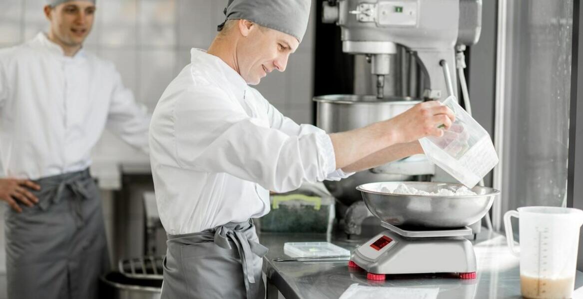 Wyroby cukiernicze: jak hurtowe zakupy zwiększają opłacalność w piekarni?