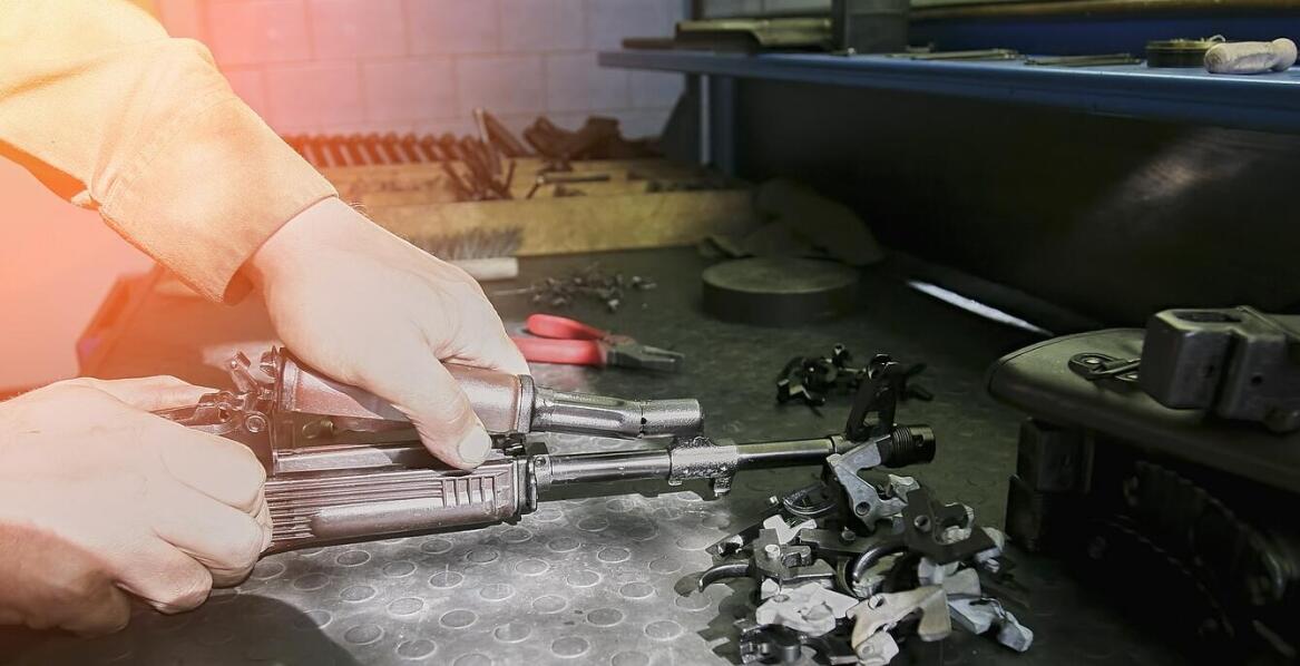 Kluczowe cechy ręcznej korowarki do kabli w kontekście pracy efektywności