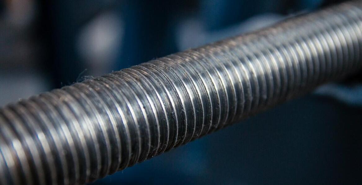 Trapezowe śruby a precyzja ruchu w systemach automatyki przemysłowej