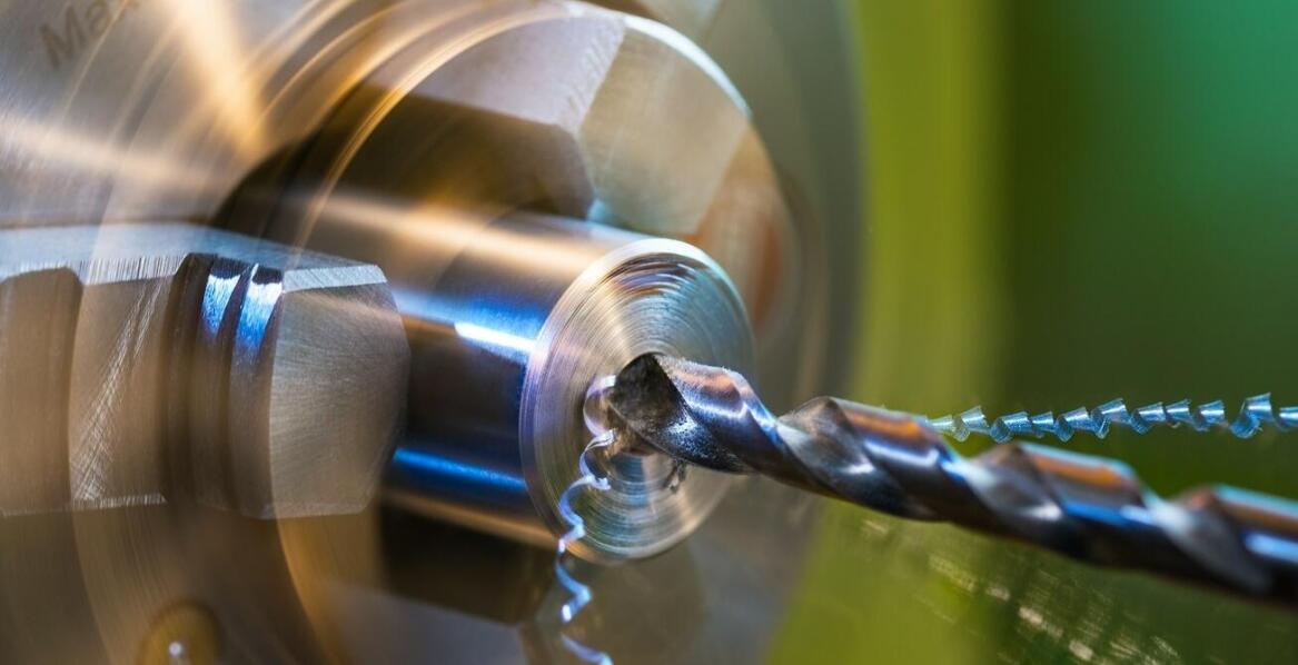 Wyzwania i możliwości w obróbce skrawaniem tworzyw sztucznych