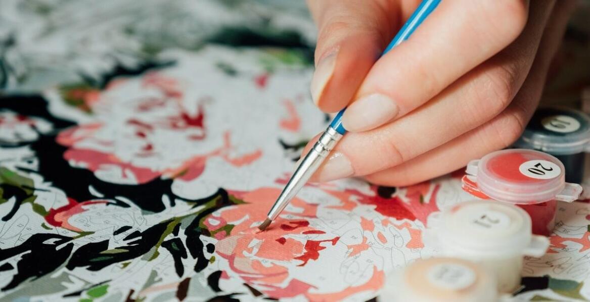 Jakie są najnowsze trendy w projektowaniu puzzli z motywami dzikich zwierząt?