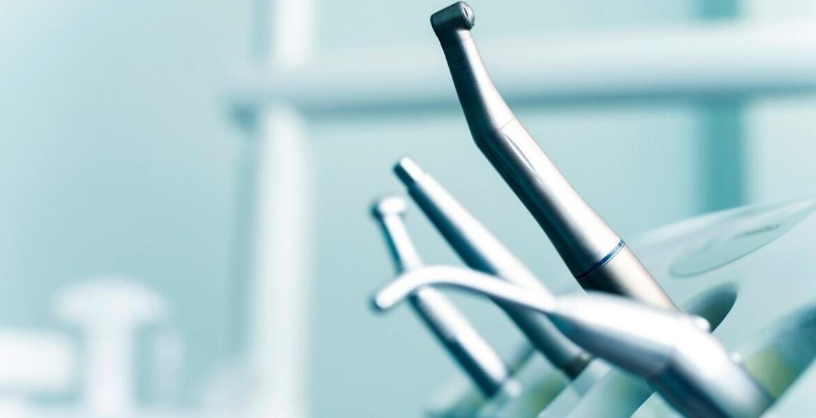 Jak zmieniały się metody leczenia kanałowego na przestrzeni lat?