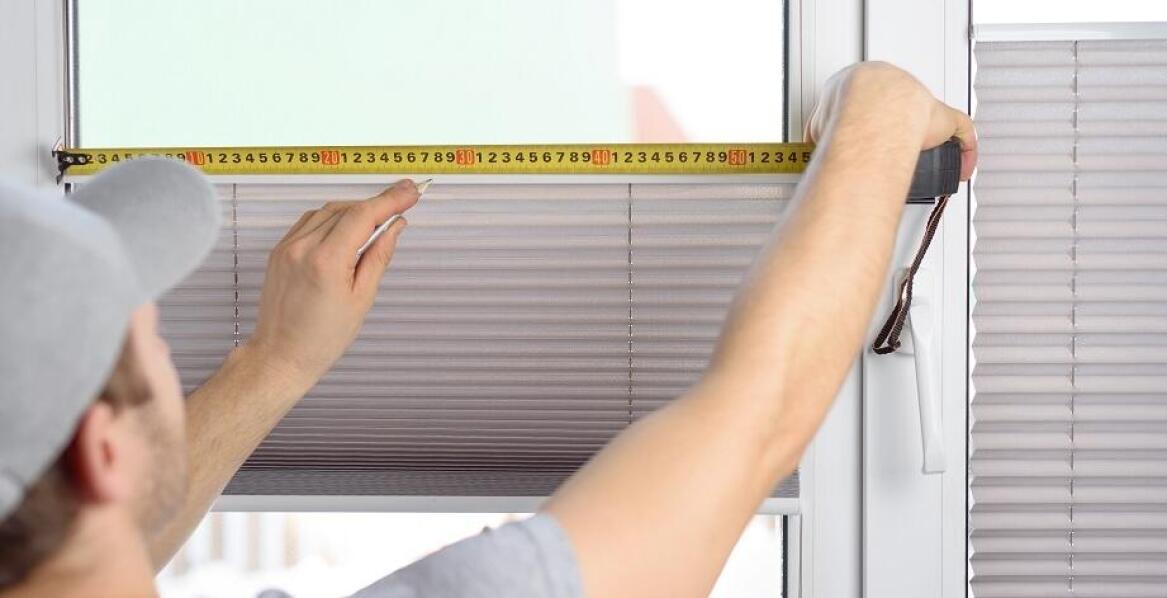 Bezinwazyjny montaż rolet na wymiar – praktyczne rozwiązanie dla każdego