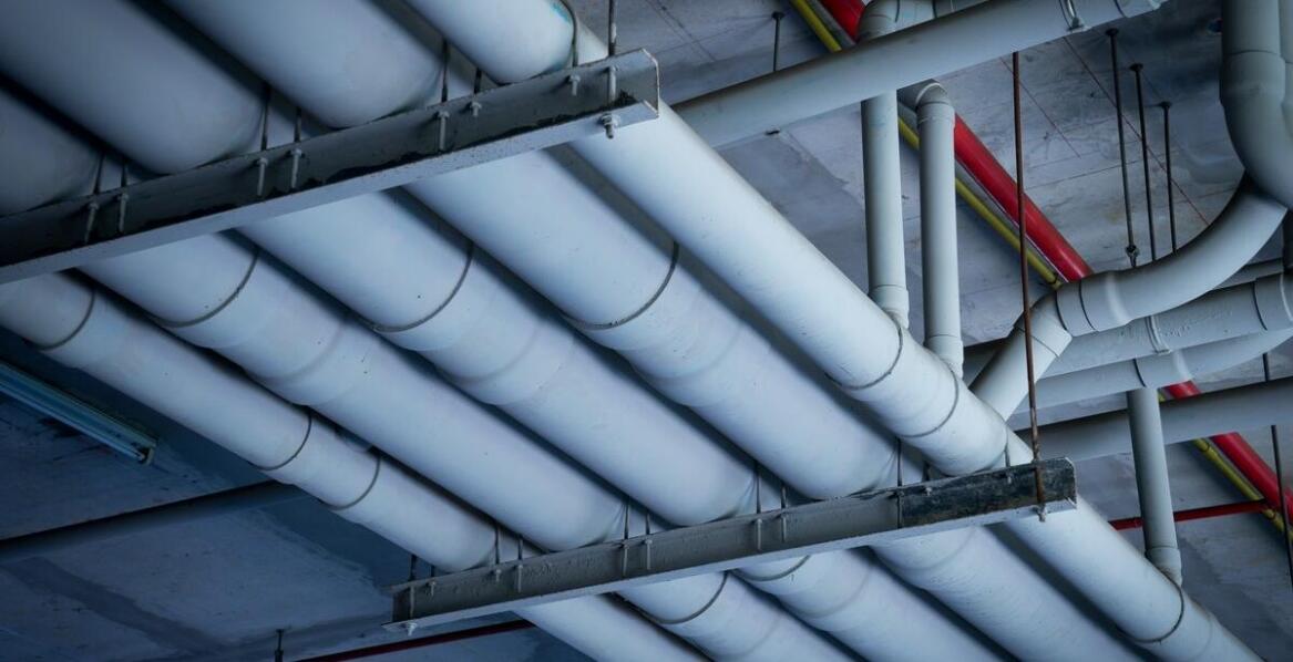 Znaczenie usuwania legionelli w ochronie przemysłowych instalacji