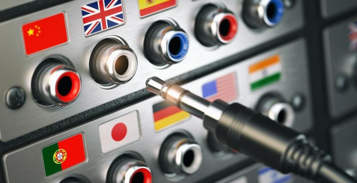 Jakie techniczne aspekty są istotne przy tłumaczeniu stron internetowych?