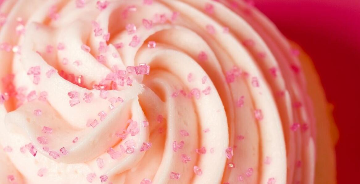 Niezbędne narzędzia cukiernicze do tworzenia dekoracji na muffinkach