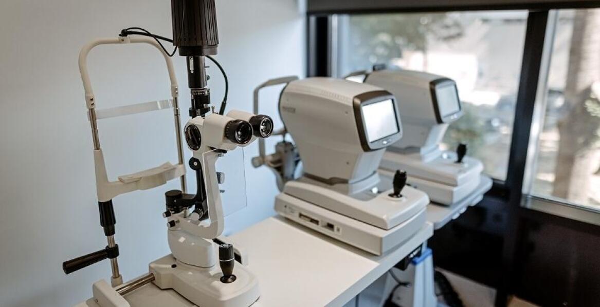 Przegląd rynku używanych dioptromierzy: Na co zwrócić uwagę?