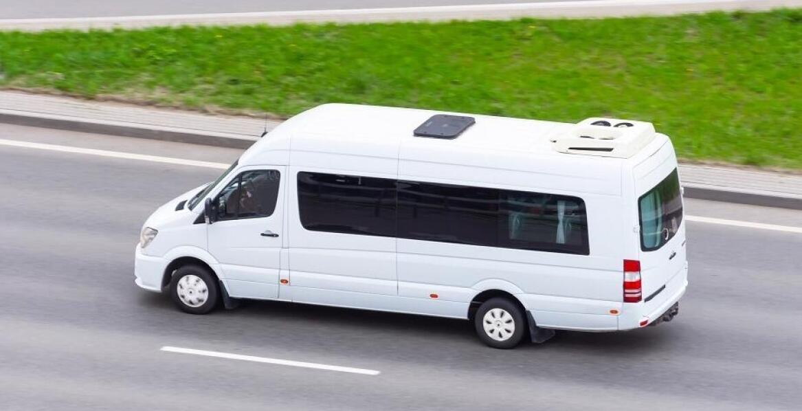 Jak wynajem busów wspiera organizację imprez rodzinnych?