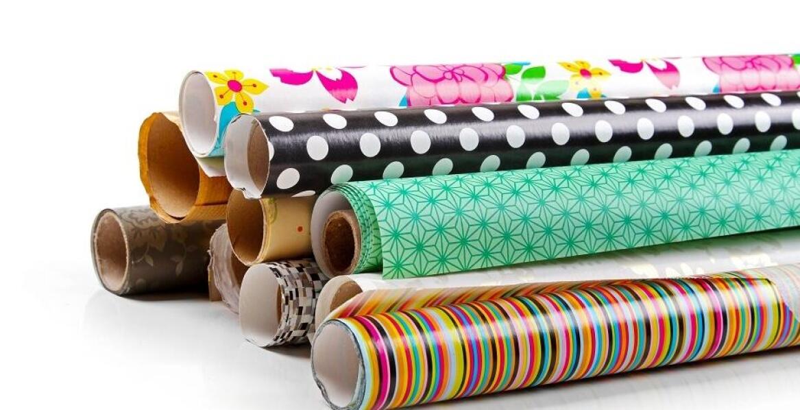 Jakie są najnowsze trendy w projektowaniu papieru do pakowania cukierków?