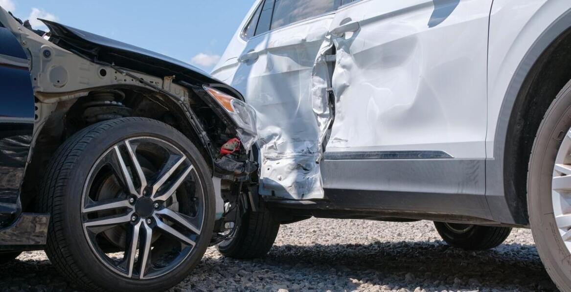 Jak oszacować wartość szkód po drogowych wypadkach?