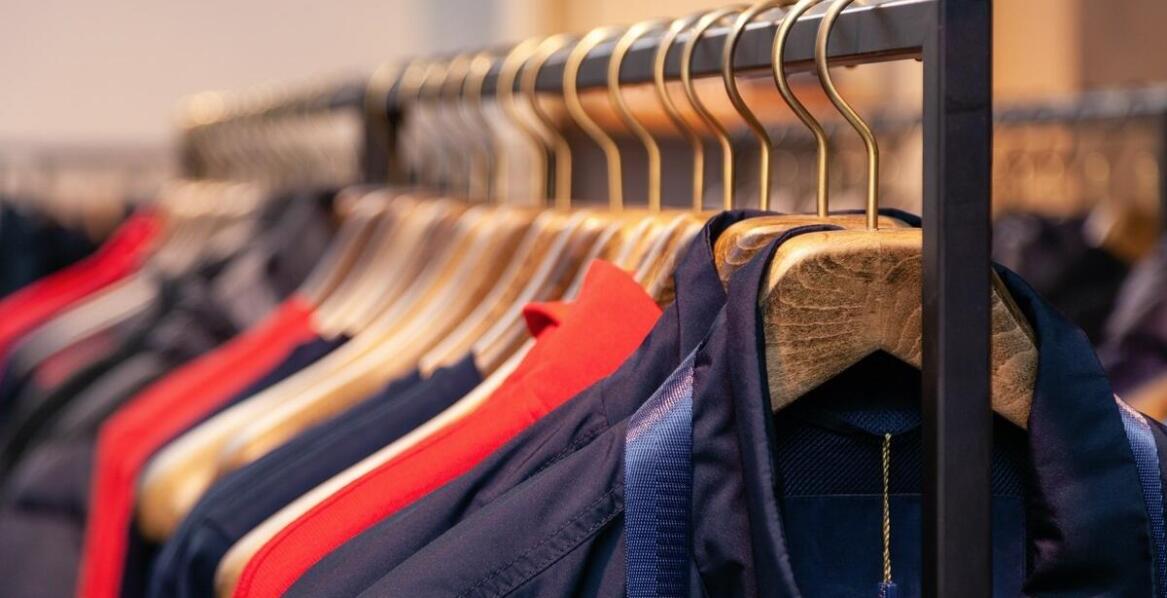 Jak wybrać idealny zimowy płaszcz na dni?