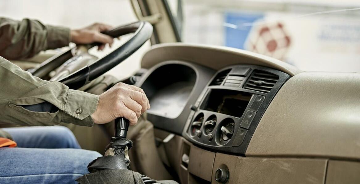 Znaczenie elastycznych godzin kursów ADR dla kierowców zawodowych