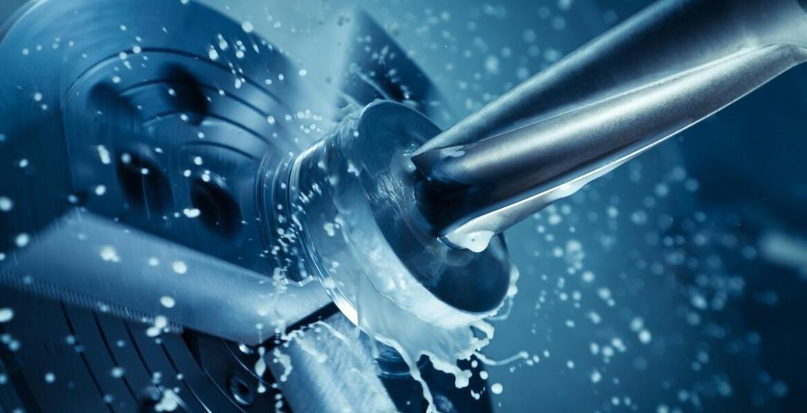 Jakie są zalety stosowania ciśnieniowych metod w udrażnianiu rur?