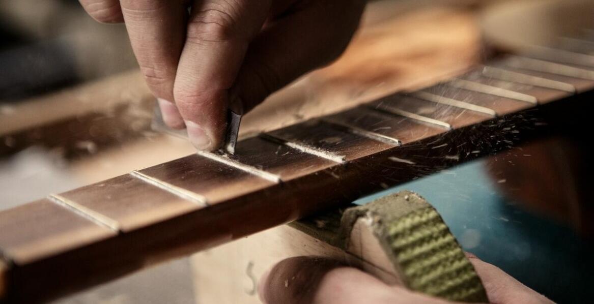 Czy struny do basu Elixir nadają się dla początkujących muzyków?