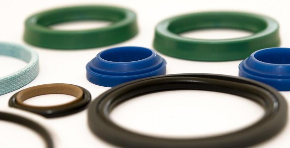 Jakie korzyści przynosi współpraca z ekspertami przy produkcji uszczelnień technicznych?