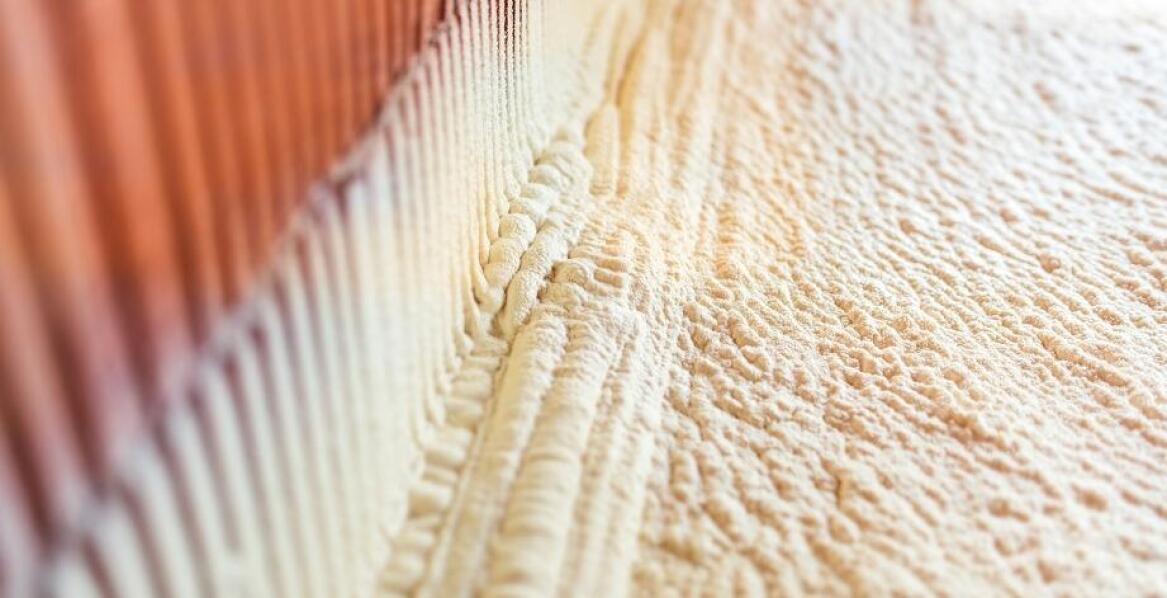 Hydroizolacje natryskowe – klucz do ochrony przed wilgocią w piwnicach