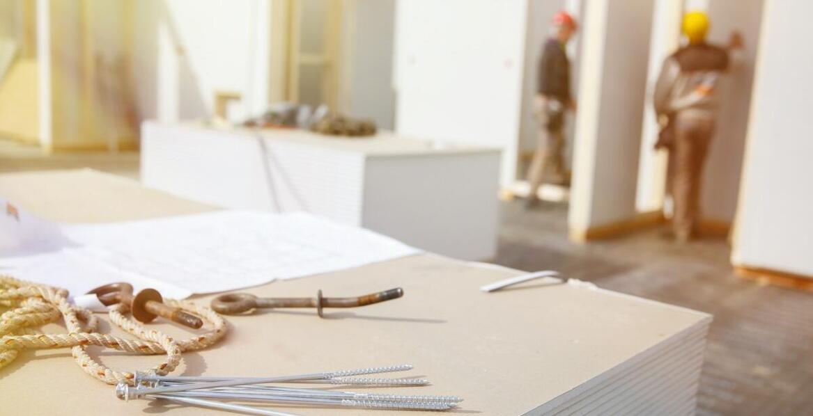 Wybór materiałów do izolacji fundamentów - co warto wiedzieć?