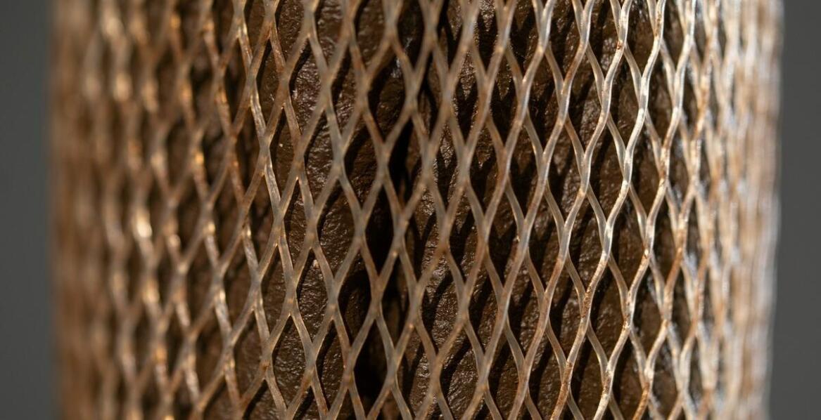 Wybór odpowiedniej sztywnej metalowej siatki do projektów architektonicznych