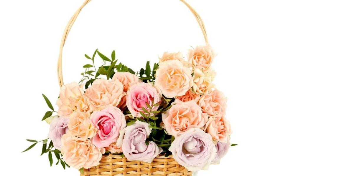 Kwiatowe kosze na wyjątkowe okazje – oferta w kwiaciarni