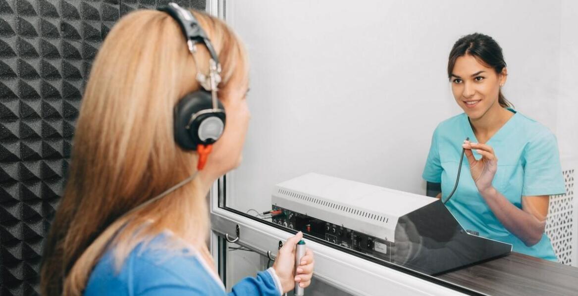 Rola badań nad hałasem w optymalizacji efektywności pracy