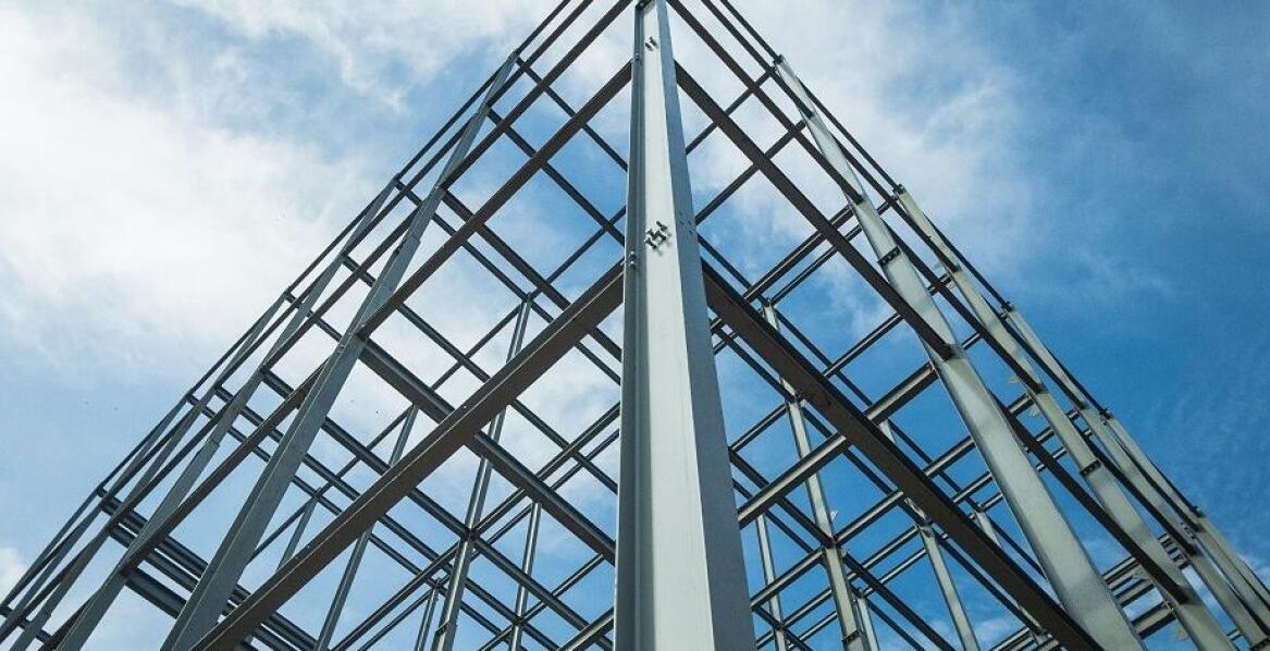 Konstrukcje stalowe: kluczowy element modernizacji przestrzeni miejskich