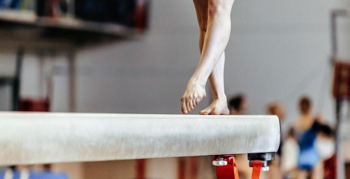 Różnorodność ławeczek gimnastycznych – jakie modele warto wybrać?