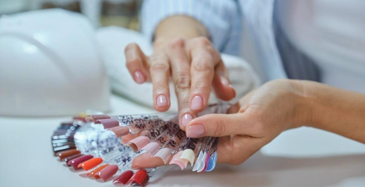 Kluczowe elementy nauki stylizacji paznokci na kursach w Warszawie