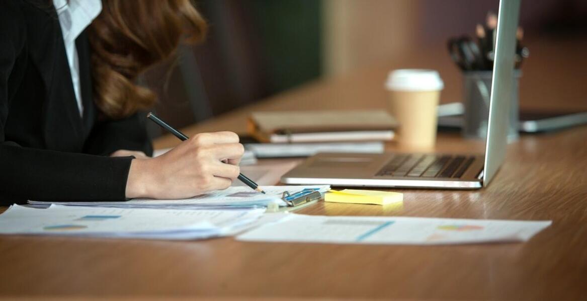 Korzyści z profesjonalnego tłumaczenia handlowych dokumentów na język słoweński