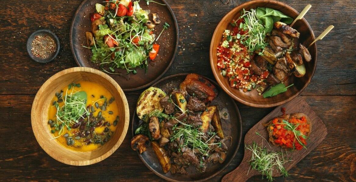 Jakie wyjątkowe dodatki do kebaba oferujemy w naszej pizzerii?