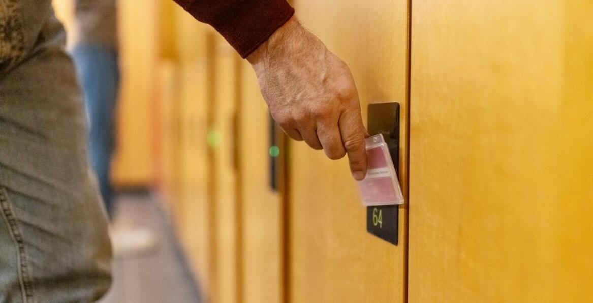 Jakie korzyści przynoszą szkolne legitymacje z funkcją RFID?