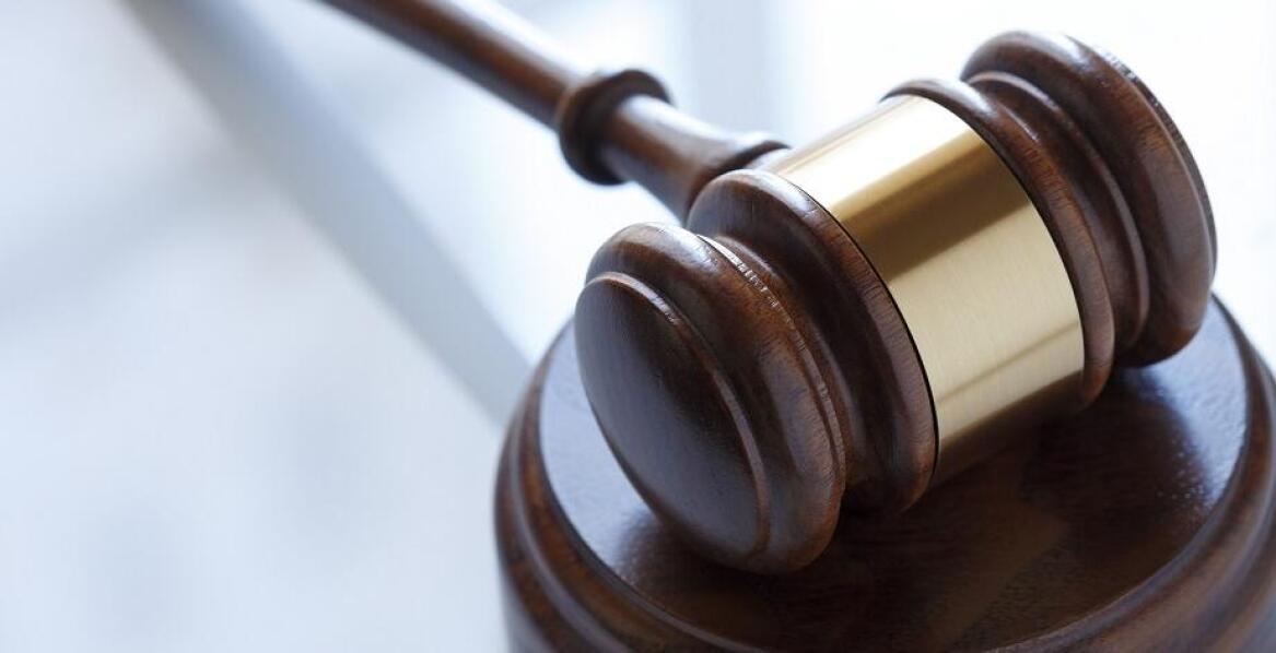 Jakie są etapy licytacji prowadzonej przez komornika? Porady