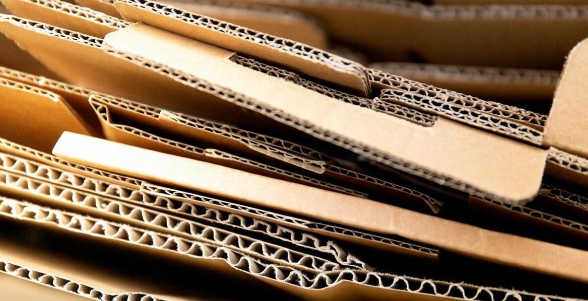 Jakie są korzyści z używania kartonowych pudełek w lokalnym biznesie?