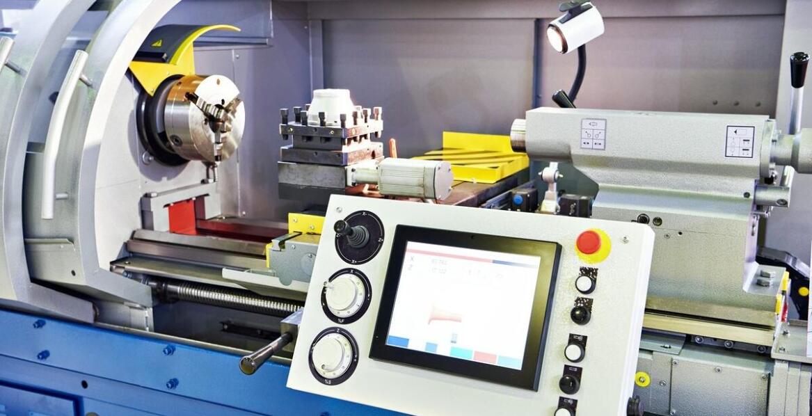 Wpływ modernizacji maszyn na kosztową efektywność obróbki CNC