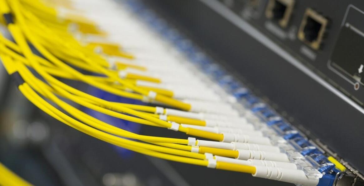 Jak wybrać odpowiedni światłowodowy reflektometr do specyficznych potrzeb?