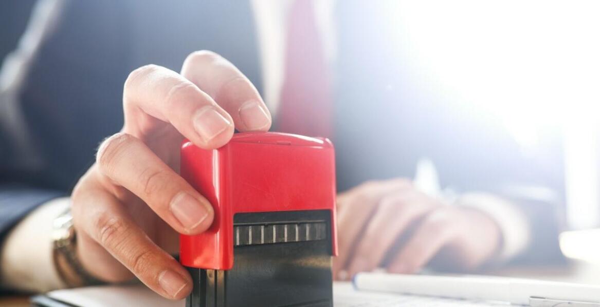 Dlaczego warto dbać o regularną konserwację firmowych pieczątek?