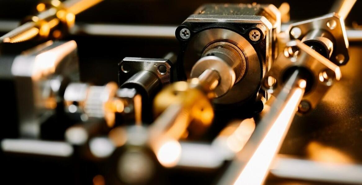 Wykorzystanie optycznych czujników do precyzyjnego monitorowania przemieszczania drgań