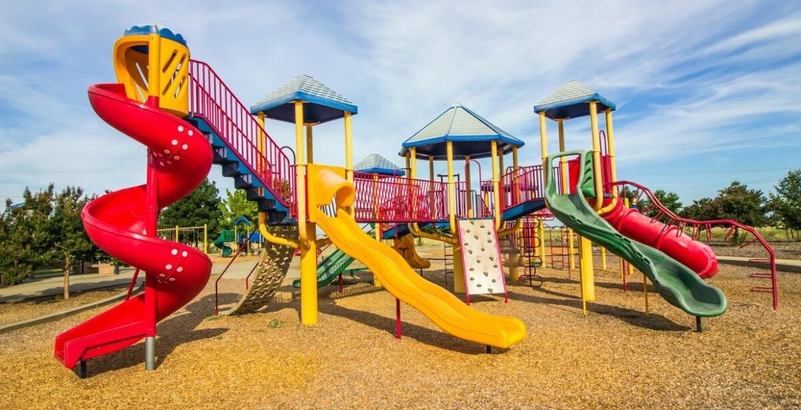 Rola huśtawek bocianiego gniazda w edukacji i rozwoju dzieci na placach zabaw