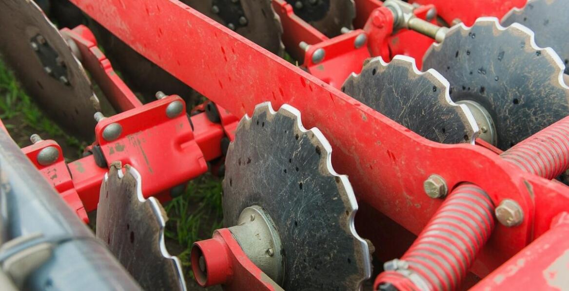Zastosowanie szerokokątnych wałków w różnych typach maszyn rolniczych